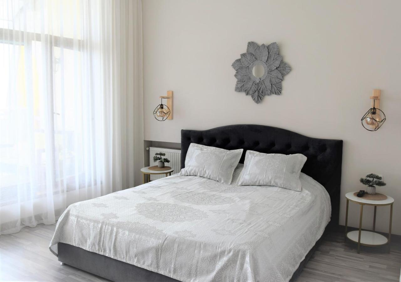 Apartment In Arcadia Palace With Sea View! 오데사 외부 사진
